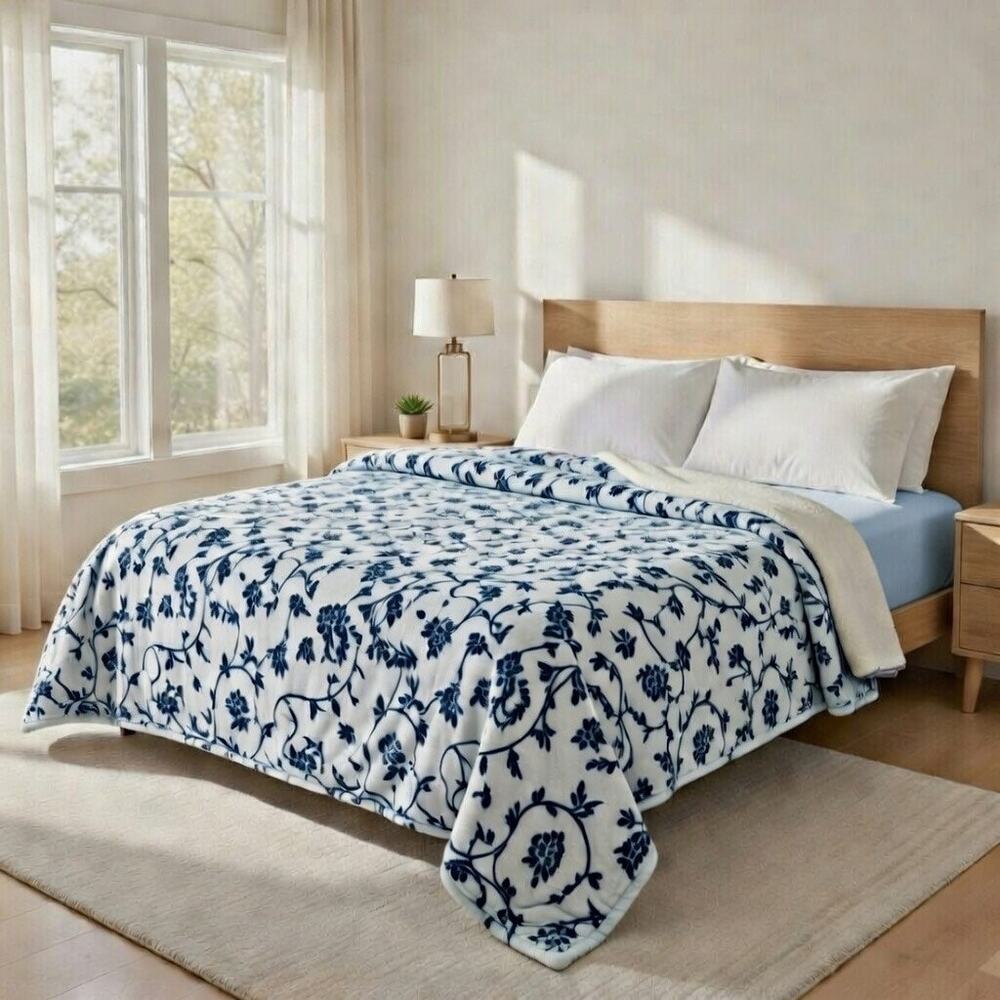 Cozy Queen Size Blanket - Plush & Warm with Vibrant Colors, Big Floral Blue